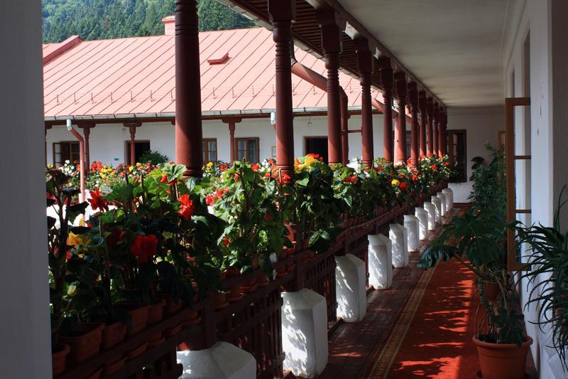 318-Monastero di Agapia,9 agosto 2011.JPG